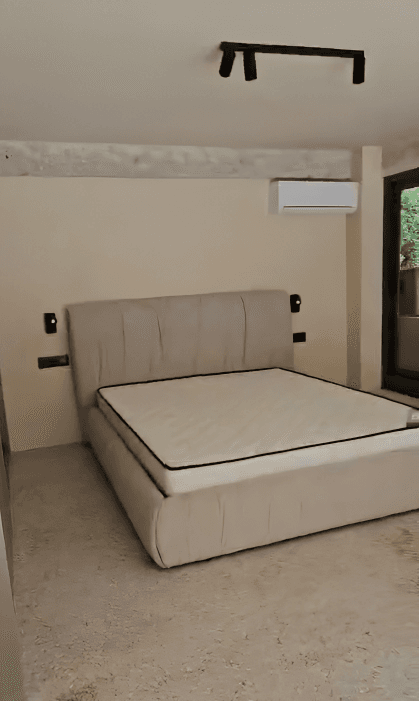 Meadowcrest Residence